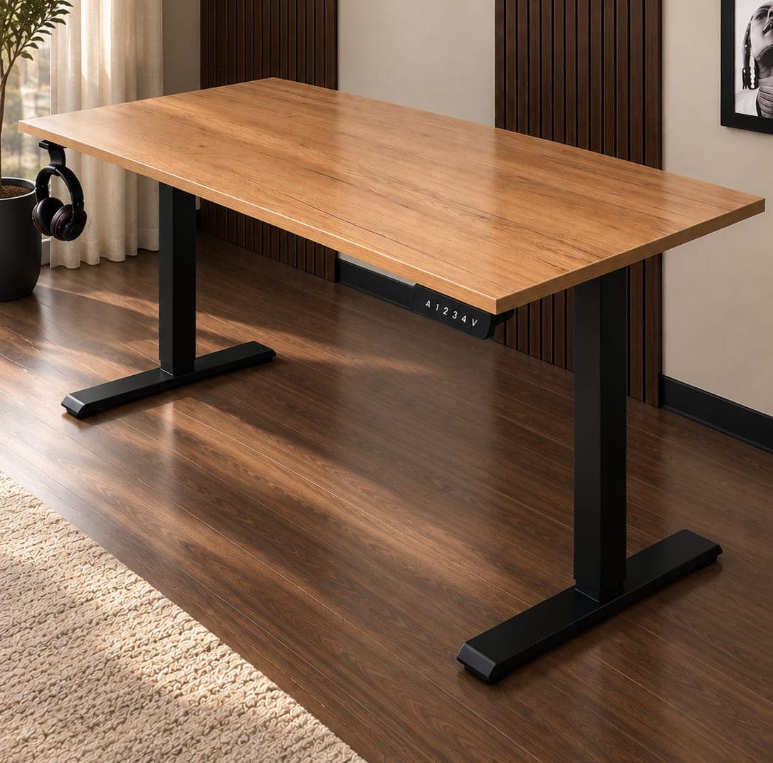 Ergolevel Basic in Golden Oak with black legs